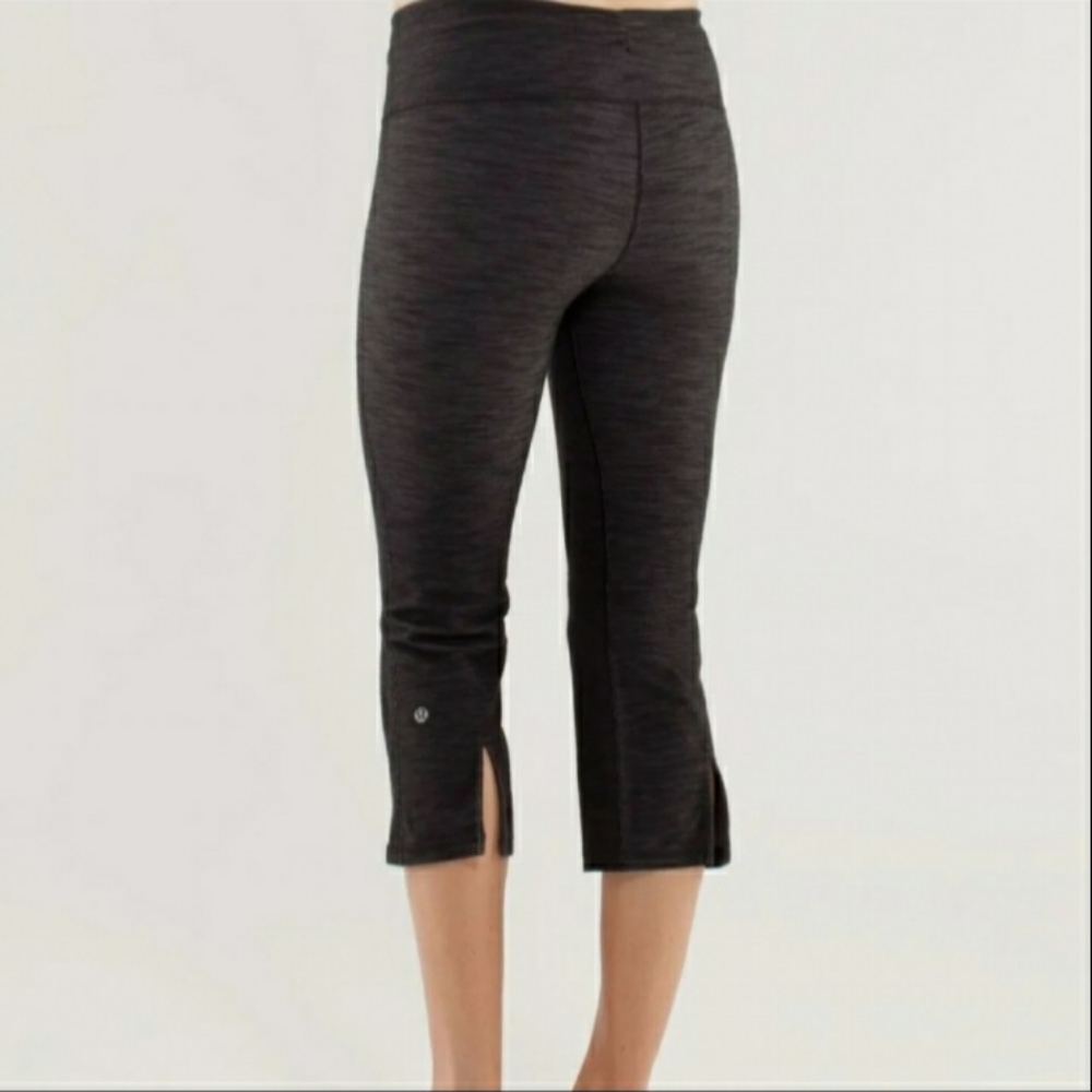 Lululemon Gather and Crow Crop Leggings 6 Black/Grey Yoga Pant Split/ Slit Hem